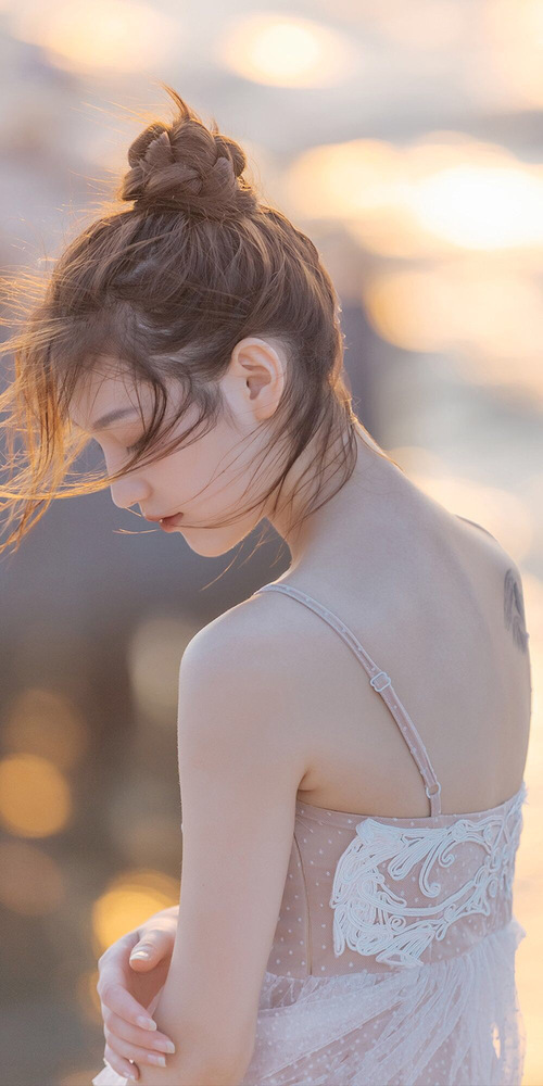 李冰洁泳池英姿激励无数年轻选手，2021李冰洁游泳比赛视频播放