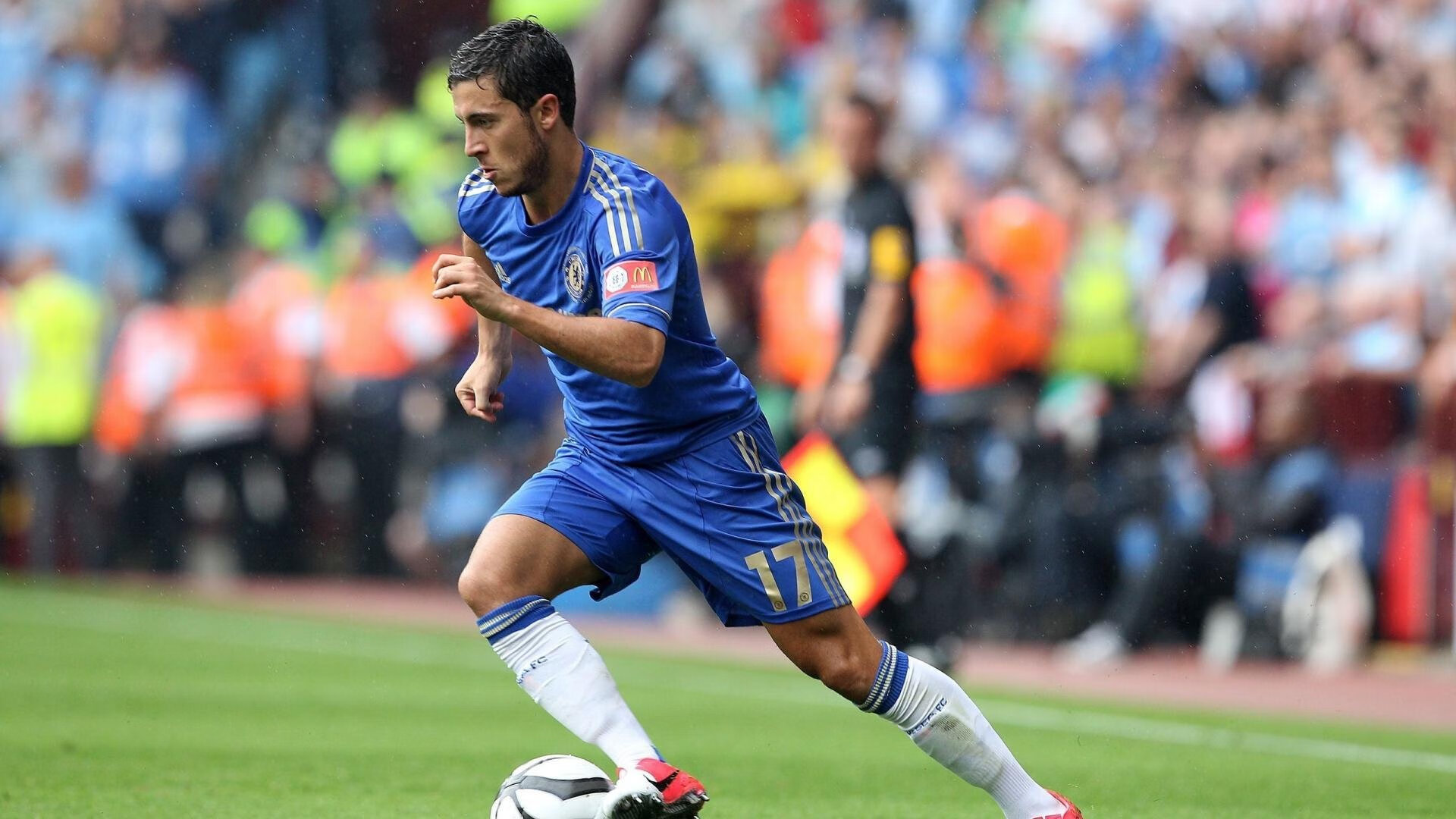 欧冠决赛：场边冲突一度升级 安保及时介入避免更大风波